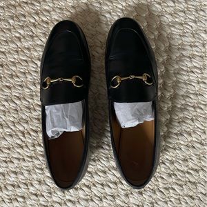 WOMEN'S GUCCI JORDAAN LEATHER LOAFER 38.5